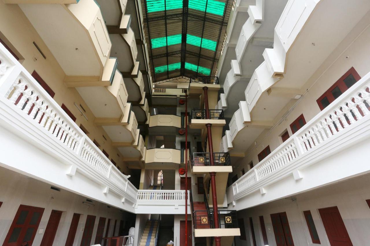 Oyo Flagship Kaveri Tourist Home Guruvāyūr Zewnętrze zdjęcie