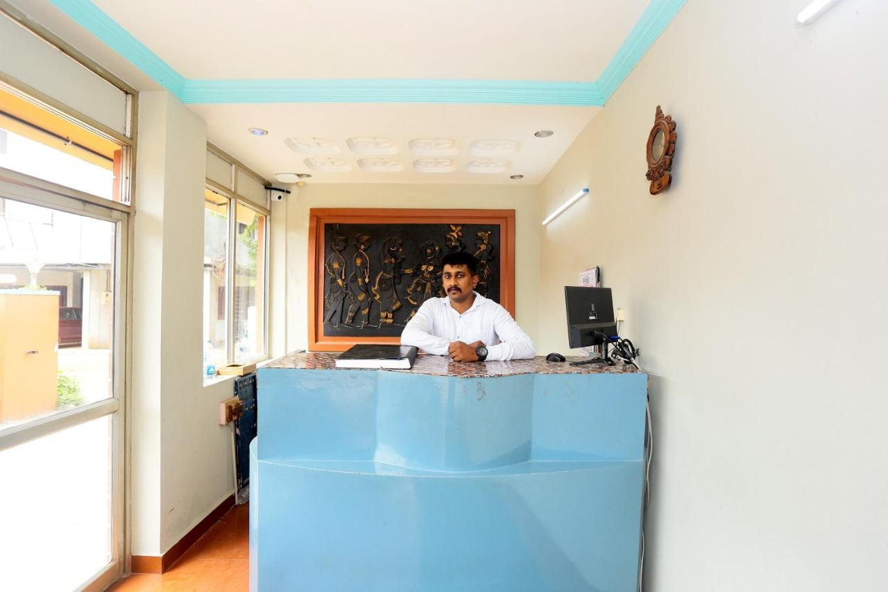 Oyo Flagship Kaveri Tourist Home Guruvāyūr Zewnętrze zdjęcie